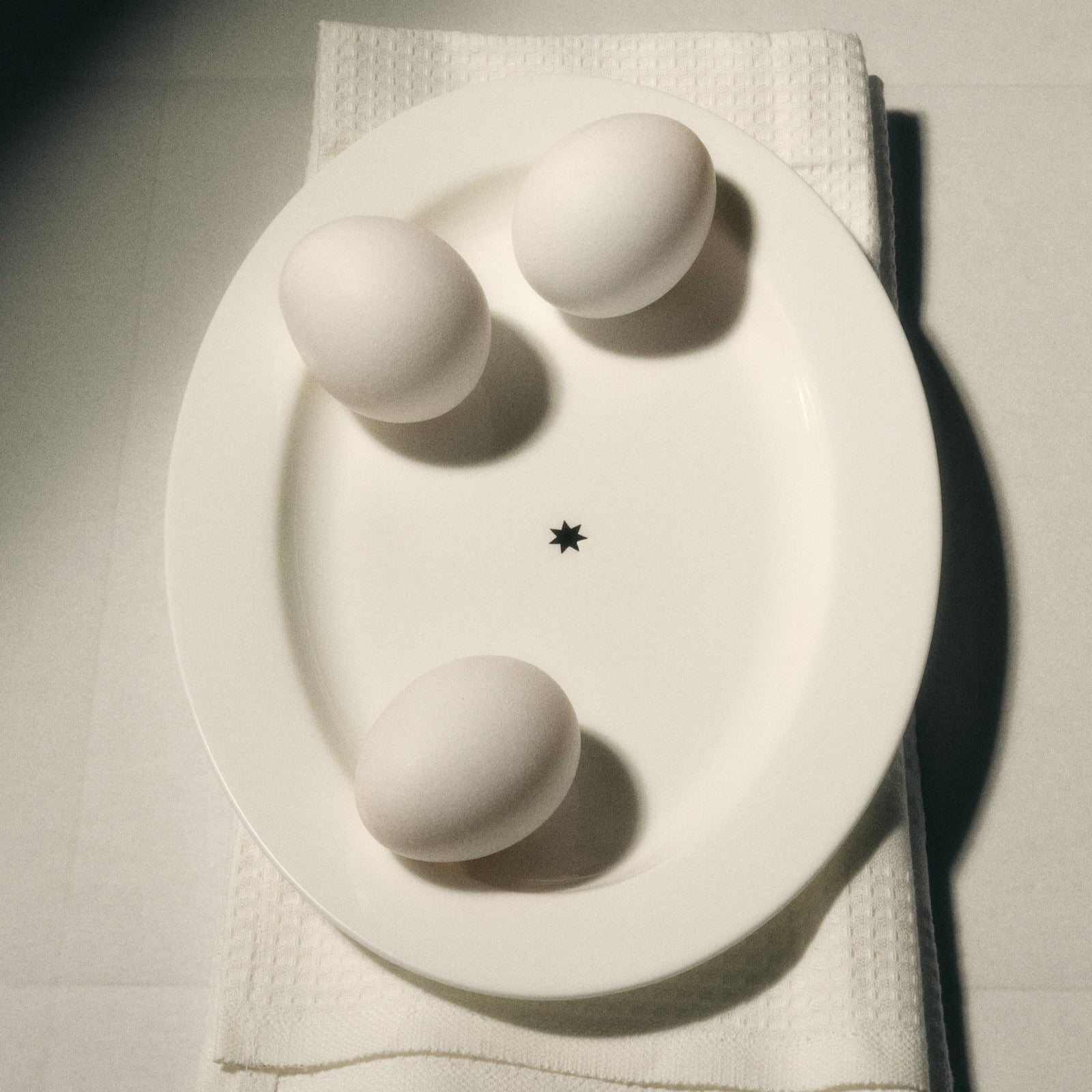 Petit plat de service Étoile en porcelaine – blanc — Joruniq